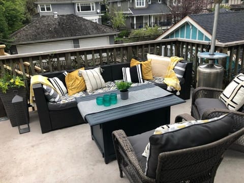 Hot Tub House with Pickleball House in Vancouver