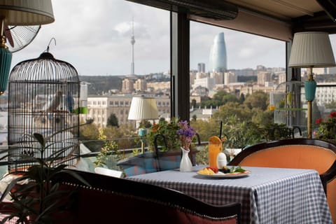 Restaurant/places to eat, View (from property/room)