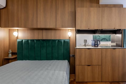 Bed, Kitchen or kitchenette