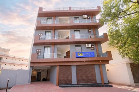 Property building, Facade/entrance