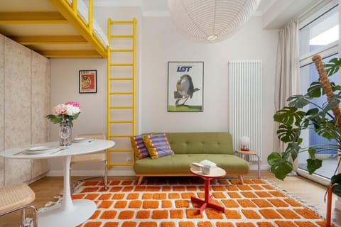 Bed, Living room, Photo of the whole room, Seating area, Bedroom
