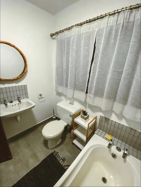 Pura Vida Hermanus House in Hermanus