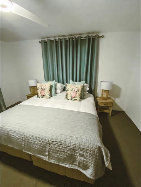 Pura Vida Hermanus House in Hermanus