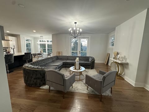Communal lounge/ TV room