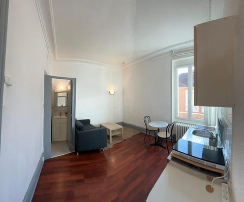 Kitchen or kitchenette, Living room, Seating area