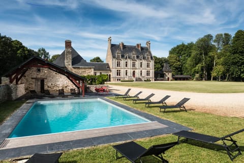 Property building, Garden view, Swimming pool, Swimming pool