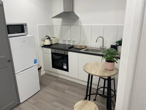 microwave, oven, kitchen