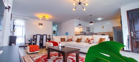 Kitchen or kitchenette, Living room, Seating area, Dining area