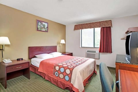 Cass lake hotel Motel in Auburn Hills