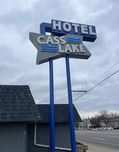Cass lake hotel Motel in Auburn Hills