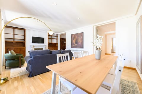 FER55D - Amplio piso 3 dormitorios en Moncloa, Madrid - Alquiler temporal Apartment in Centro