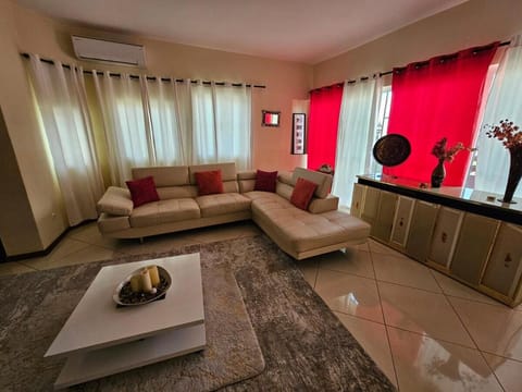 TV and multimedia, Living room, Seating area, air conditioner