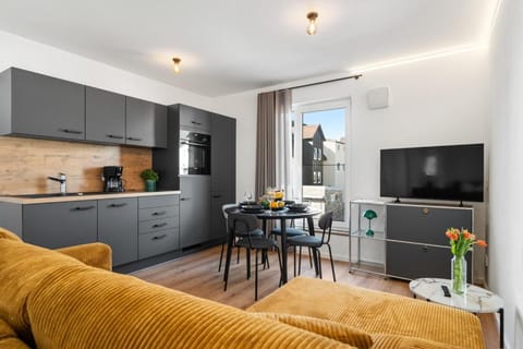 Dining area, kitchen