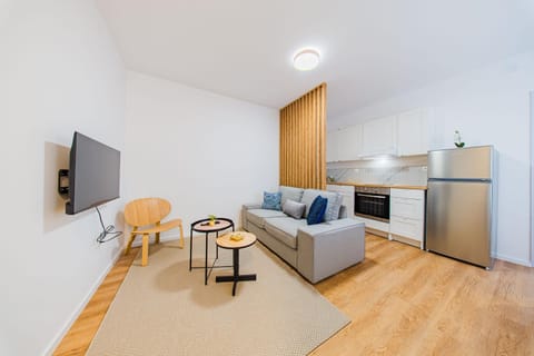 TV and multimedia, Kitchen or kitchenette, Living room, Seating area, oven, stove