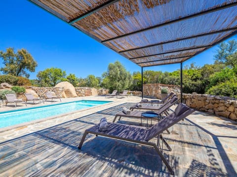 Day, Pool view, Swimming pool, sunbed