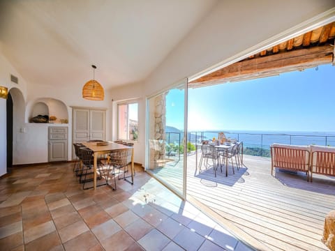 Patio, Day, Natural landscape, View (from property/room), Balcony/Terrace, Living room, Dining area, Sea view