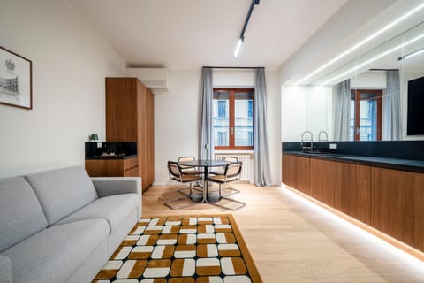 Kitchen or kitchenette, Living room
