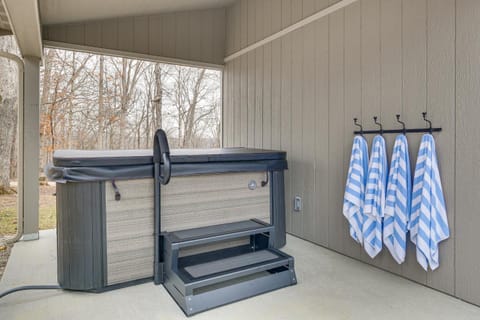 Trails, Golf and Beaches! Luxe Innsbrook Resort Stay House in Innsbrook