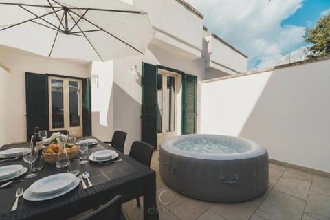 Patio, Hot Tub, Dining area