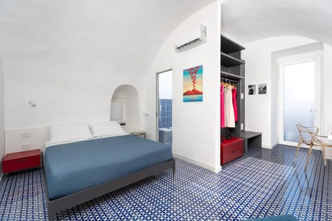 Bed, TV and multimedia, Photo of the whole room, Bedroom, air conditioner