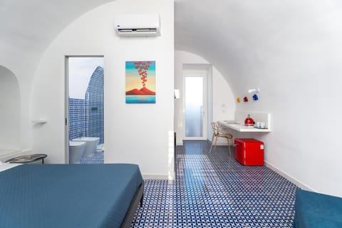 Bed, Photo of the whole room, Bedroom, air conditioner