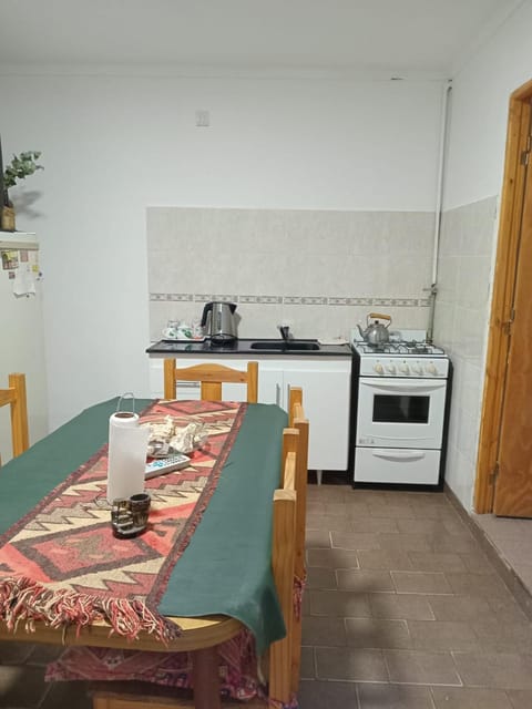 Kitchen or kitchenette, Dining area, oven, stove