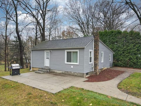 3 BRM Quiet Retreat Near Blossom House in Cuyahoga Falls