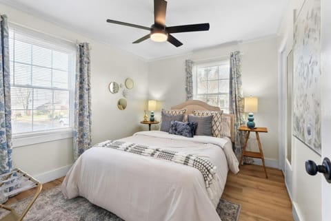 Perrymont - Cozy Cottage, 10 Min To Downtown, Near LU & UL House in Lynchburg