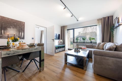 Living room, Seating area, Dining area