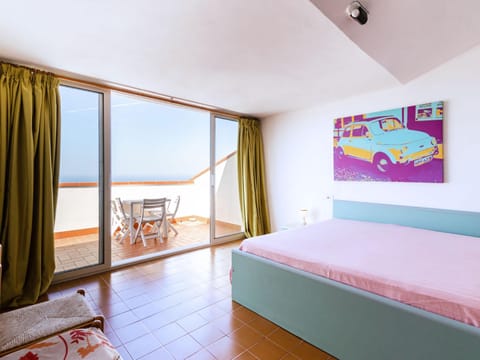 Bed, Balcony/Terrace, Bedroom, Sea view