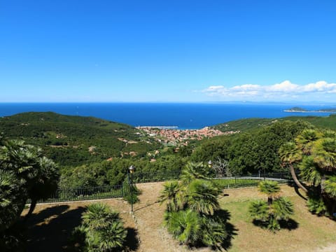 View (from property/room), Sea view, Inner courtyard view