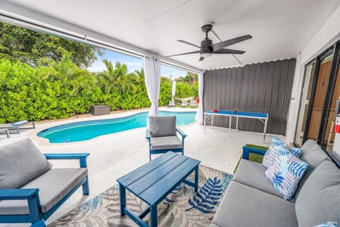 Luxury and Fun, Heated POOL, Games, 15 min to FLL House in Lauderhill