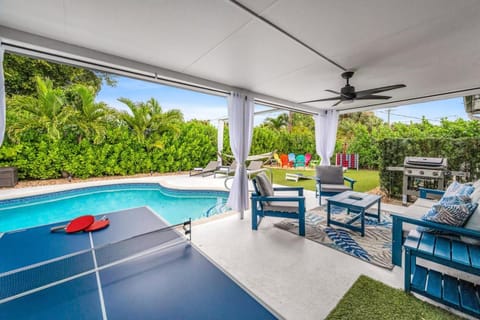 Chic and Upscale, Heated Pool, 15 min FLL and Beach House in Lauderhill