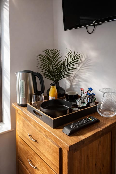 The Three Horseshoes Boutique Rooms Bed and Breakfast in South Derbyshire District