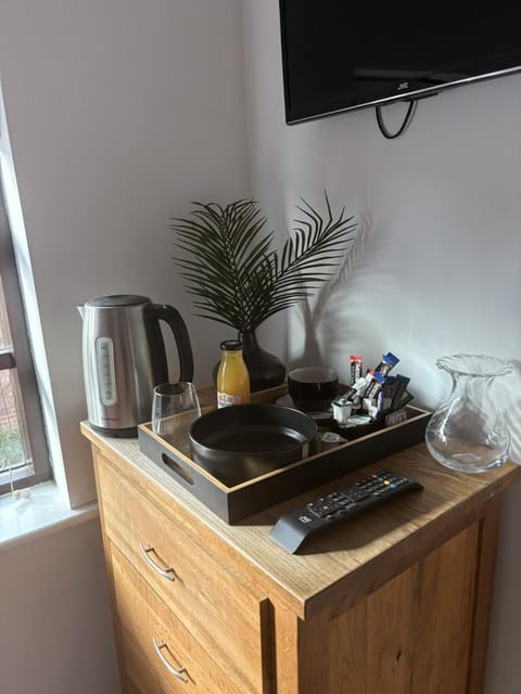 The Three Horseshoes Boutique Rooms Bed and Breakfast in South Derbyshire District