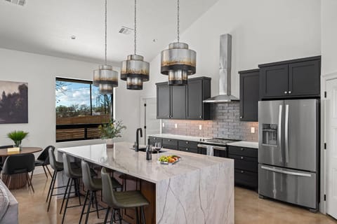 Axis Haus Pet friendly Hot tub Game Room House in Fredericksburg