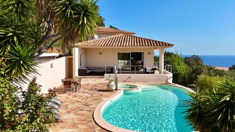 Garden, View (from property/room), Balcony/Terrace, Garden view, Pool view, Sea view, Swimming pool, sunbed