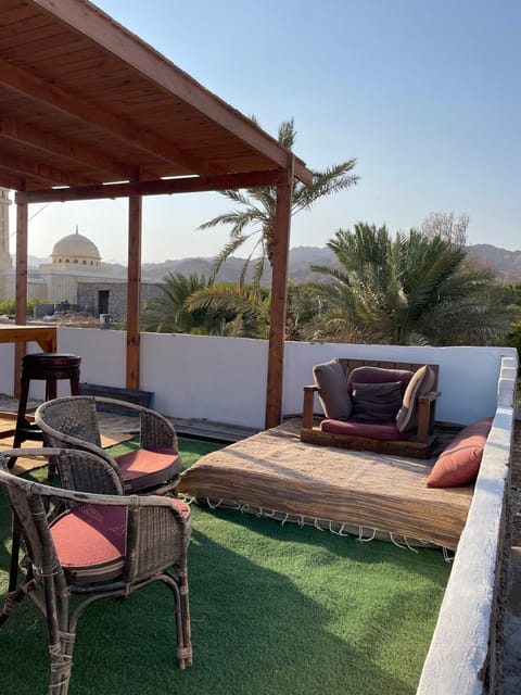 Patio, Natural landscape, Balcony/Terrace, Seating area, Mountain view