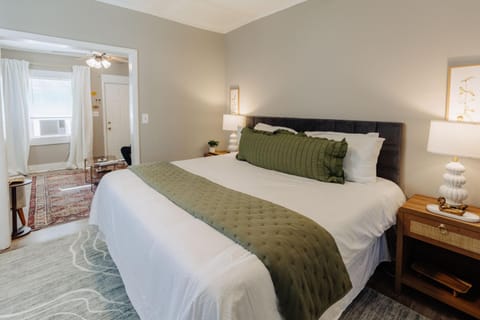 Photo of the whole room, Bedroom