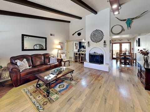Kitchen or kitchenette, Living room, Seating area, Dining area, fireplace, furniture