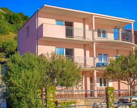 Property building, Patio, Day, View (from property/room), Balcony/Terrace, Seating area, Sea view, Sea view, Location, Parking