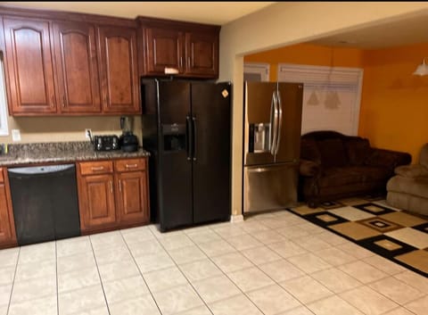 Huntsville, Alabama Spacious Four Bedrooms and Three Bathrooms Getaway House in Huntsville