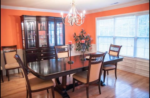 Huntsville, Alabama Spacious Four Bedrooms and Three Bathrooms Getaway House in Huntsville