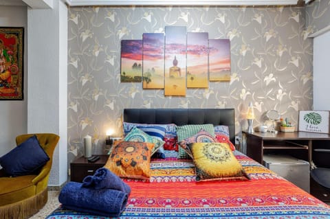 Bed, TV and multimedia, Photo of the whole room, Seating area, minibar