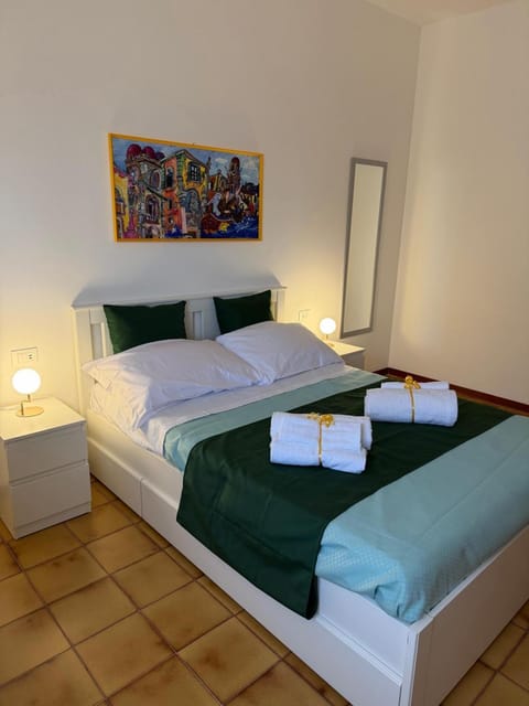 Bedroom, furniture, towels
