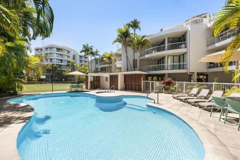 Property building, Swimming pool, Swimming pool