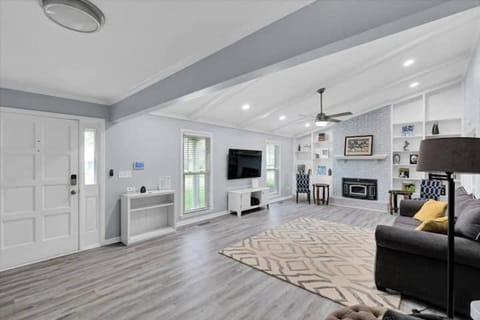 East end Louisville's bright and spacious home House in Jeffersontown