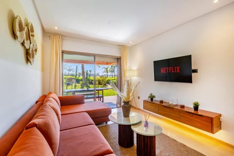 Communal lounge/ TV room, TV and multimedia, Living room, Seating area, Evening entertainment