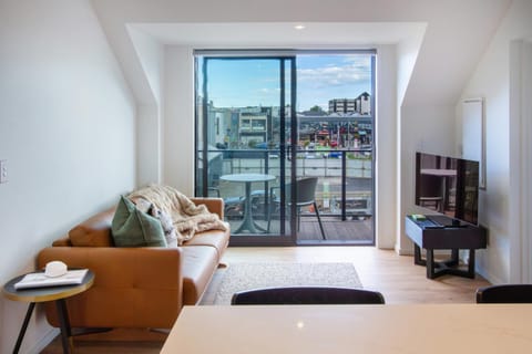 Living room, Seating area, Dining area, Evening entertainment