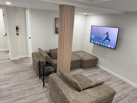 TV and multimedia, Seating area, Evening entertainment